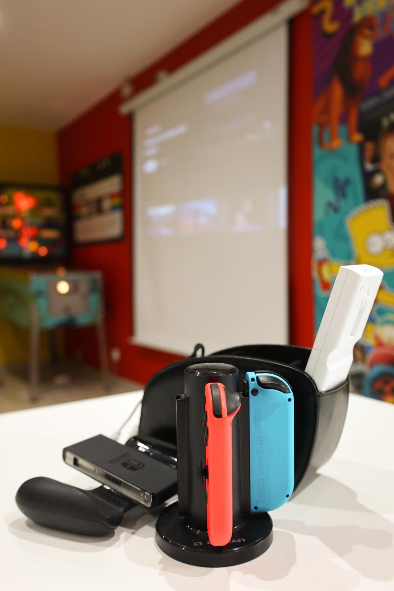 Capsule 90'S - Balneo - Sauna - Flipper - Billard - Netflix - Nintendo Switch & Jeux - Mons Exterior photo