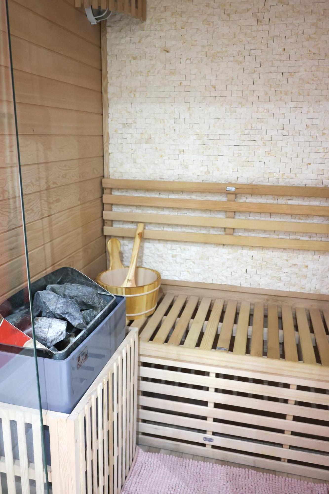 Capsule 90'S - Balneo - Sauna - Flipper - Billard - Netflix - Nintendo Switch & Jeux - Mons Exterior photo